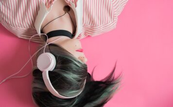 Ile się czeka na nowe auto z salonu?