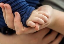 Jak połączyć 3 kable w gniazdku? Jak połączyć 3 kable w gniazdku?