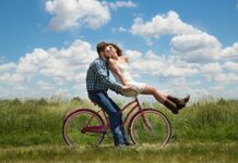 Czym się różni rower szosowy od kolarzówki?